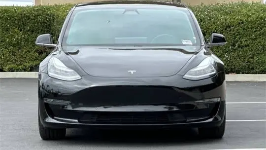 2018 Tesla Model 3 5YJ3E1EB2JF082587
