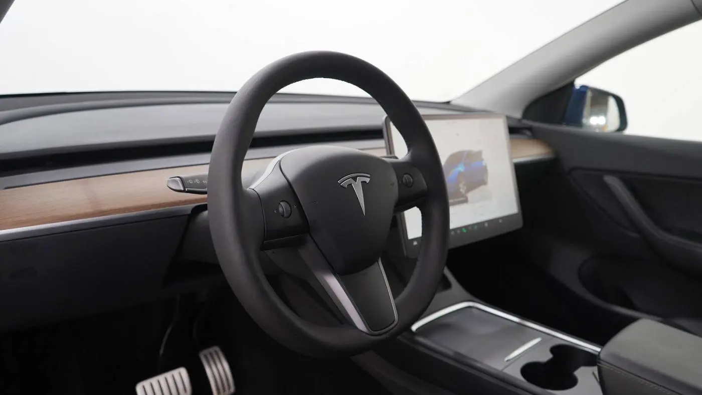 2022 Tesla Model Y 7SAYGDEF8NF454558