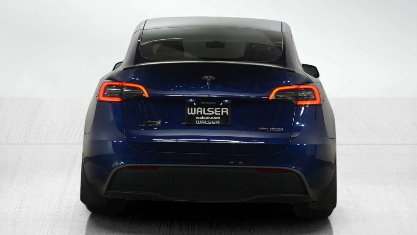 2022 Tesla Model Y 7SAYGDEF8NF454558