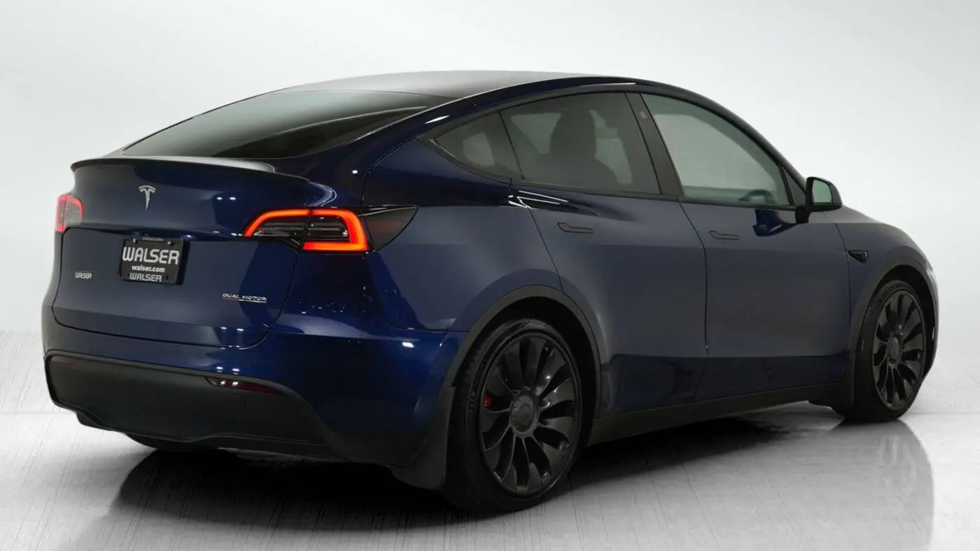 2022 Tesla Model Y 7SAYGDEF8NF454558