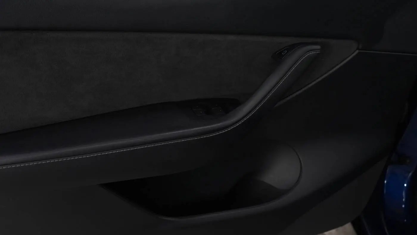 2022 Tesla Model Y 7SAYGDEF8NF454558