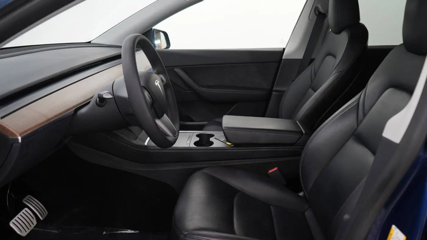 2022 Tesla Model Y 7SAYGDEF8NF454558