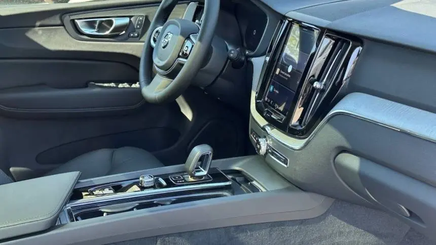 2025 Volvo XC60 YV4H60RC3S1198517