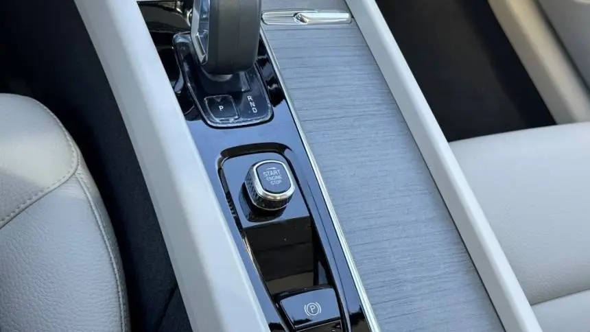 2025 Volvo XC60 YV4H60RCXS1197977