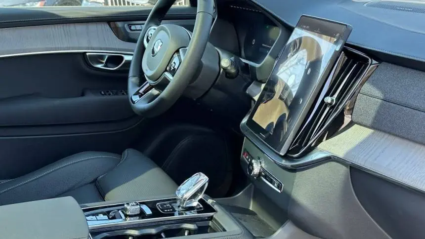 2025 Volvo XC90 YV4H60PG2S1377749