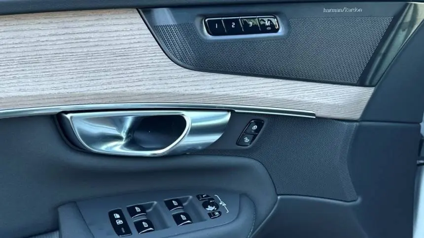 2025 Volvo XC90 YV4H60PB1S1378010