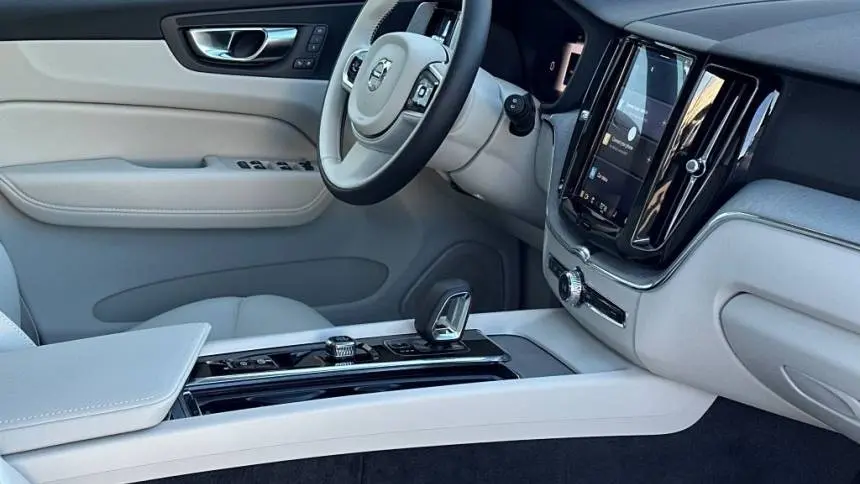 2025 Volvo XC60 YV4H60RC0S1191623