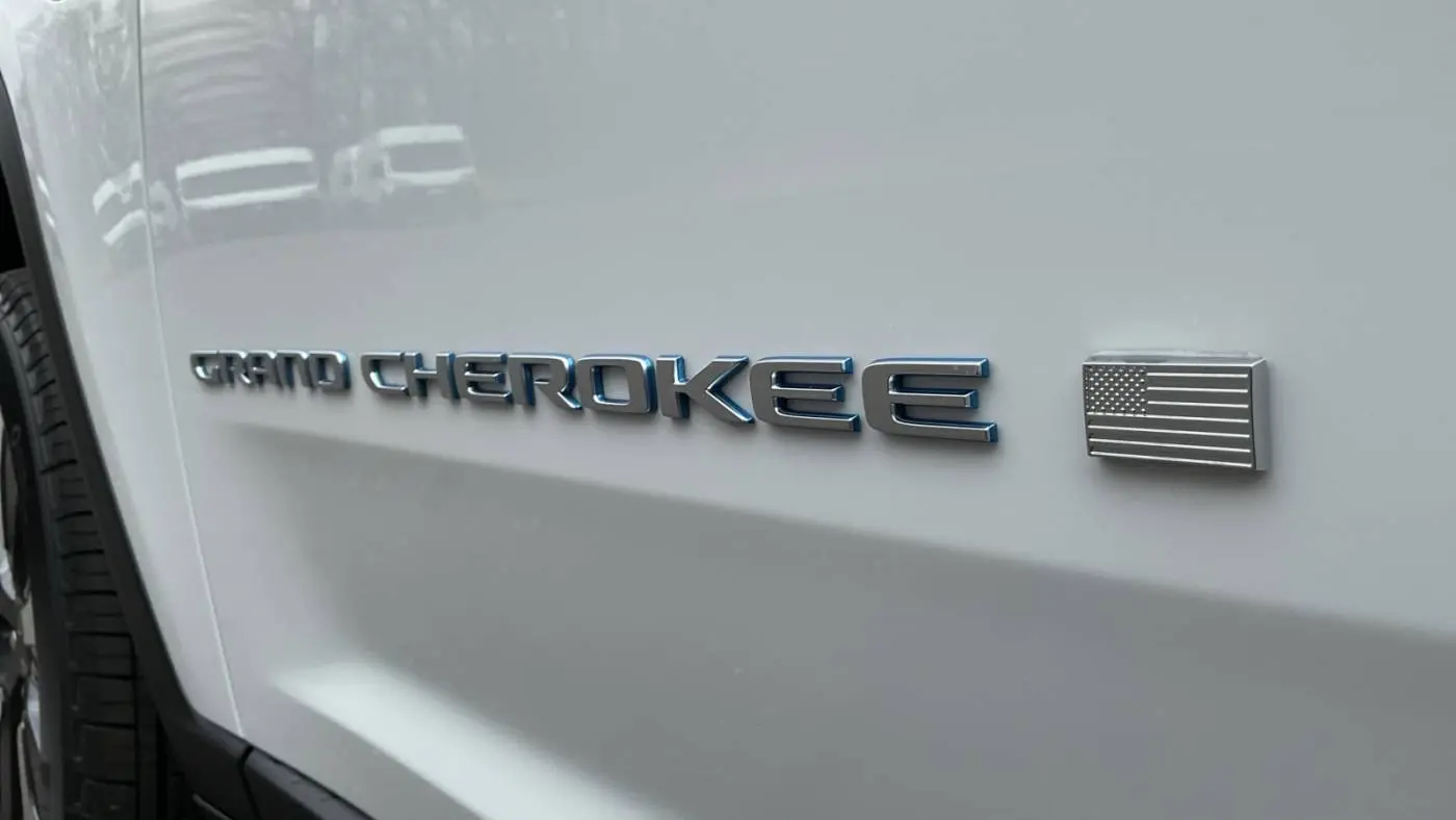 2025 Jeep Grand Cherokee 1C4RJYB61S8690592