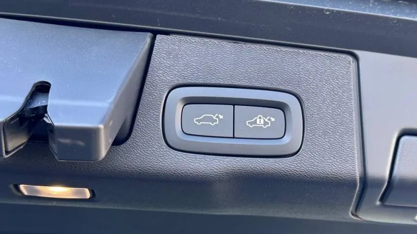 2025 Volvo XC60 YV4H60RC0S1191623