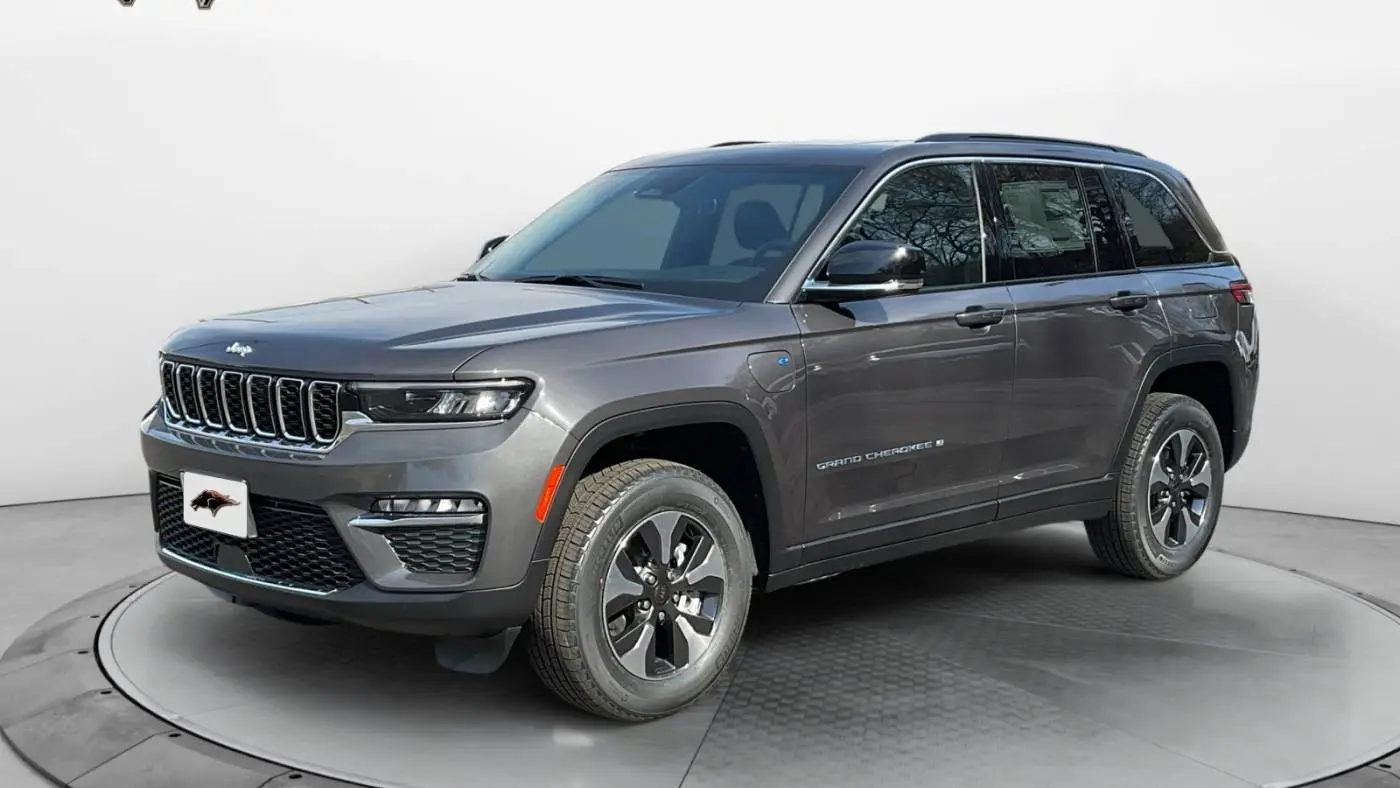 2025 Jeep Grand Cherokee 1C4RJYB62S8690584