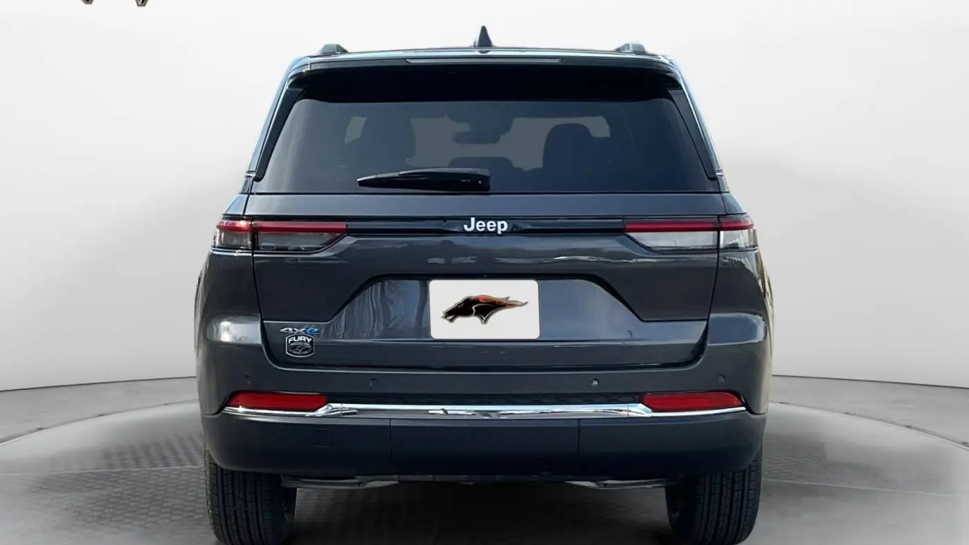 2025 Jeep Grand Cherokee 1C4RJYB62S8690584