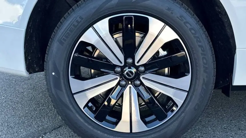 2025 Volvo XC60 YV4H60RC0S1191623