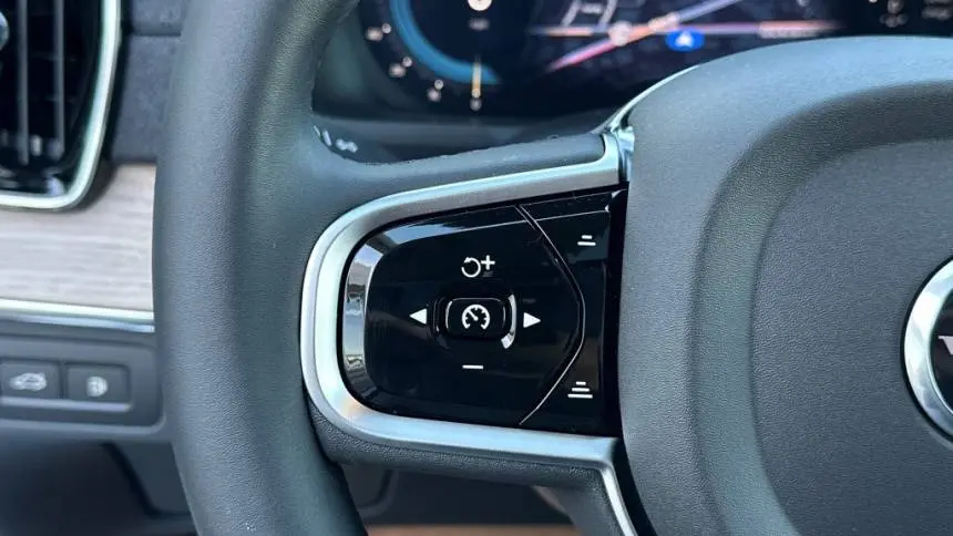 2025 Volvo XC90 YV4H60PB1S1378010