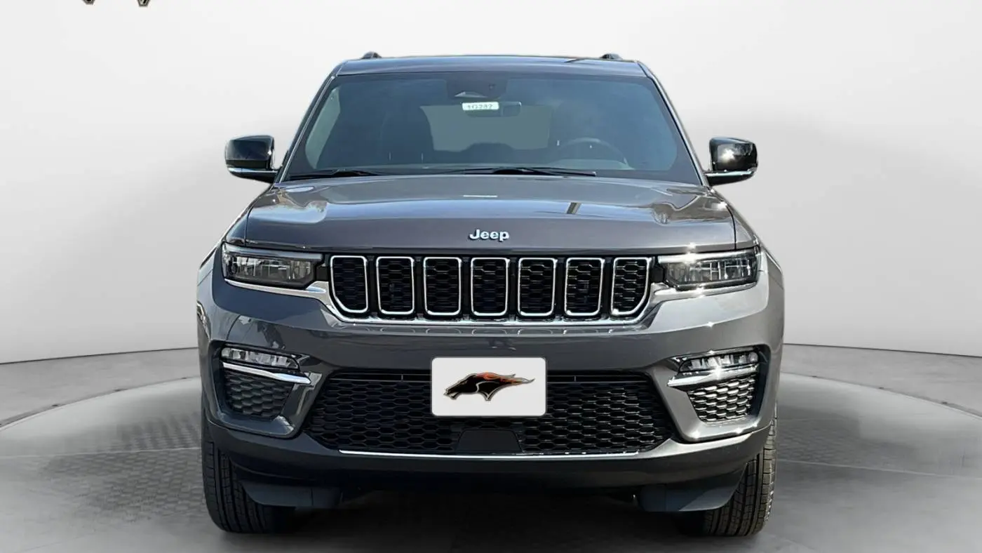 2025 Jeep Grand Cherokee 1C4RJYB62S8690584