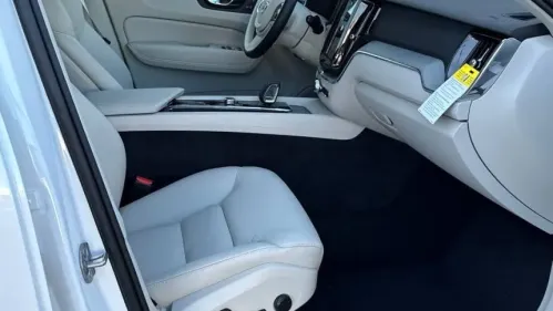 2025 Volvo XC60 YV4H60RC0S1191623