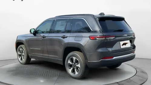 2025 Jeep Grand Cherokee 1C4RJYB62S8690584