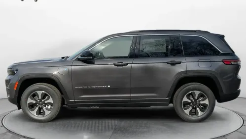 2025 Jeep Grand Cherokee 1C4RJYB62S8690584