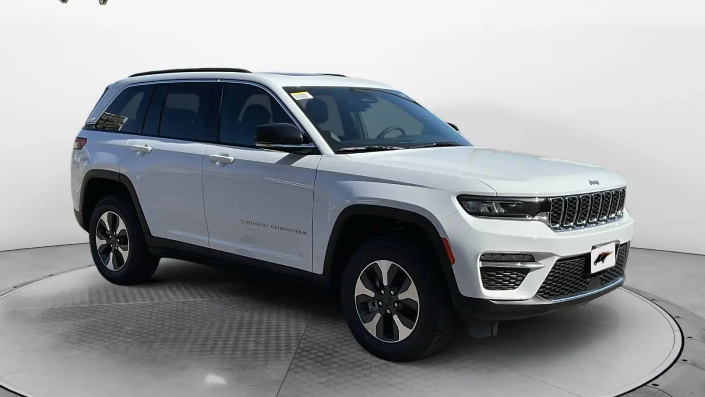 2025 Jeep Grand Cherokee 1C4RJYB66S8690586