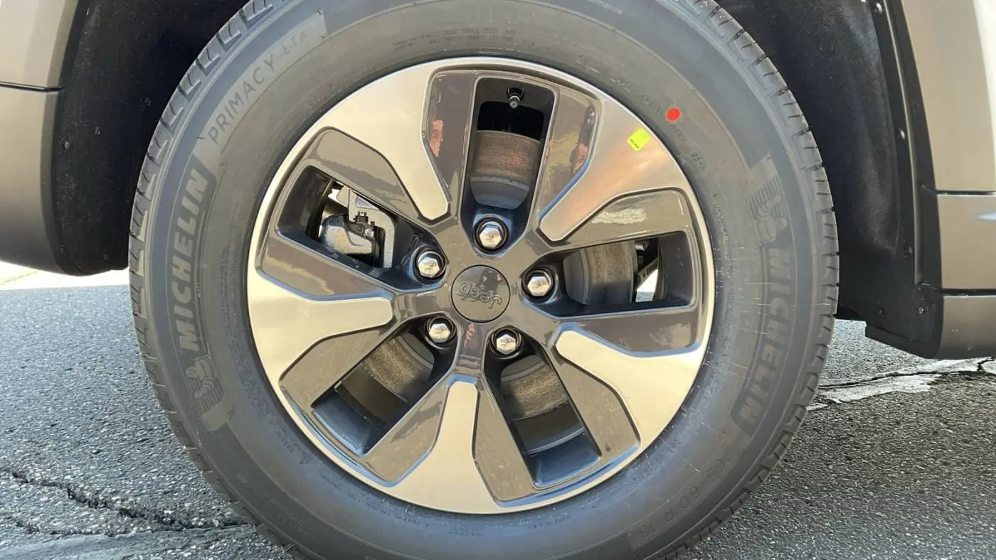 2025 Jeep Grand Cherokee 1C4RJYB66S8690586