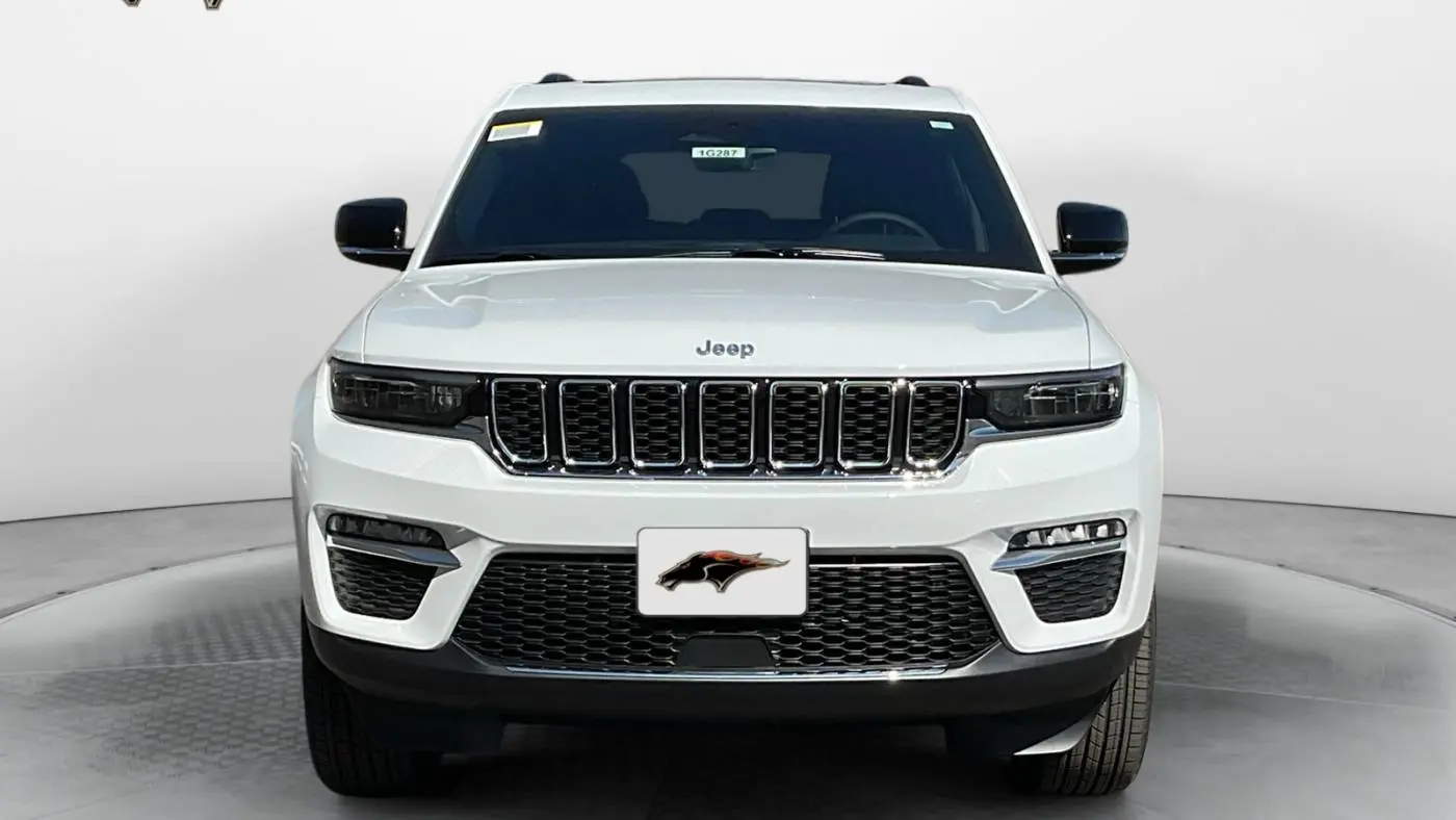 2025 Jeep Grand Cherokee 1C4RJYB66S8690586