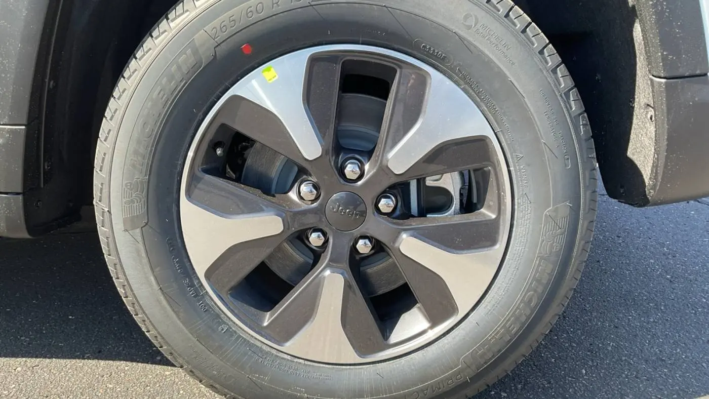 2025 Jeep Grand Cherokee 1C4RJYB66S8690586