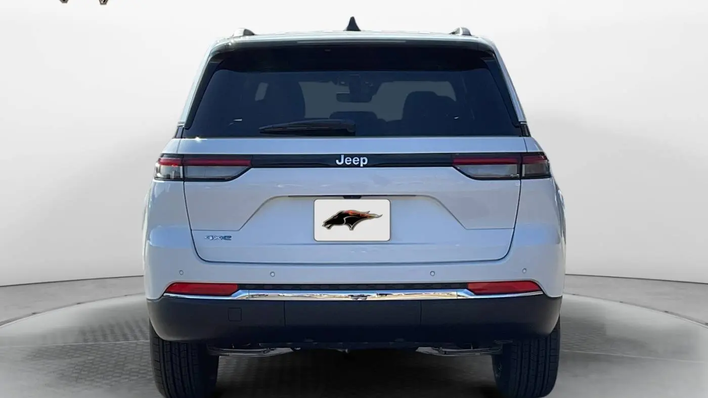 2025 Jeep Grand Cherokee 1C4RJYB66S8690586