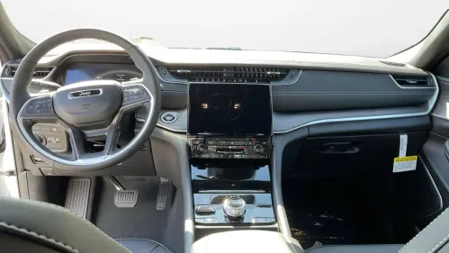 2025 Jeep Grand Cherokee 1C4RJYB66S8690586