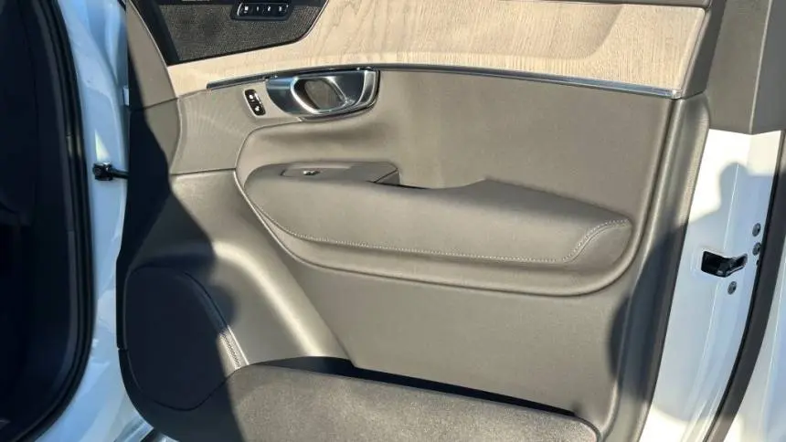 2025 Volvo XC90 YV4H60PG9S1361581