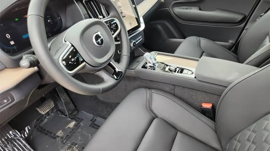 2025 Volvo XC90 YV4H60PB1S1375415