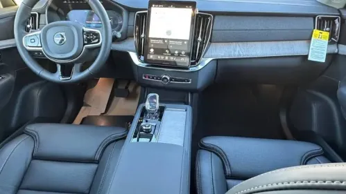 2025 Volvo XC90 YV4H60PG9S1361581