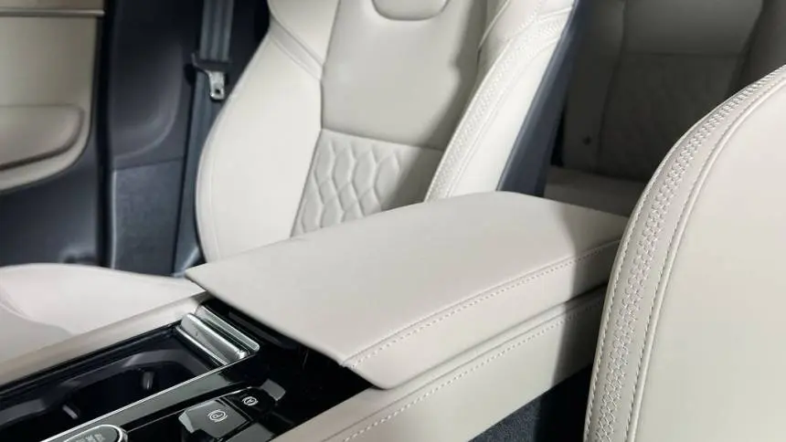 2025 Volvo XC90 YV4H60PB9S1380619