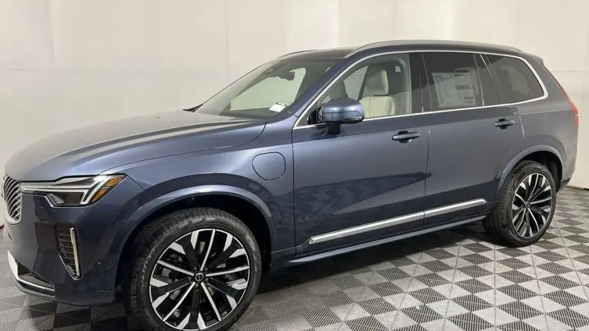 2025 Volvo XC90 YV4H60PB9S1380619