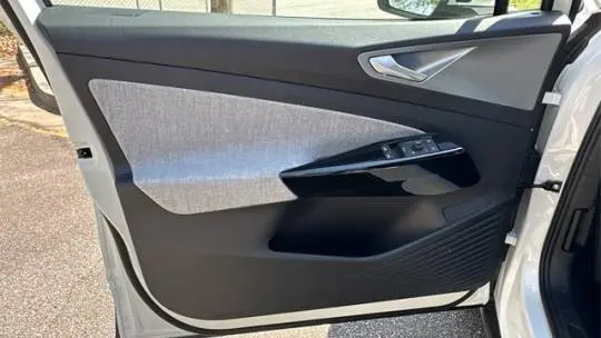 2025 Volkswagen ID.4 1V2DSPE84SC004071
