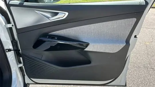2025 Volkswagen ID.4 1V2DSPE84SC004071