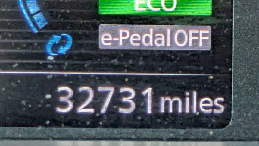 2022 Nissan LEAF 1N4AZ1CV5NC563161