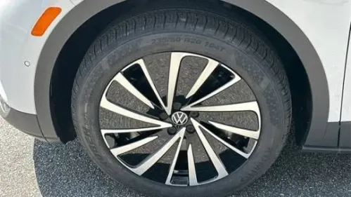 2025 Volkswagen ID.4 1V2DSPE84SC004071