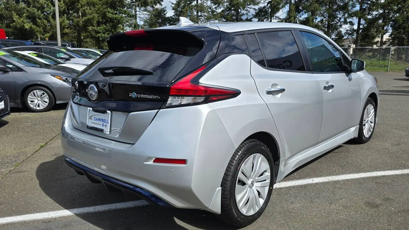 2022 Nissan LEAF 1N4AZ1BV7NC555662
