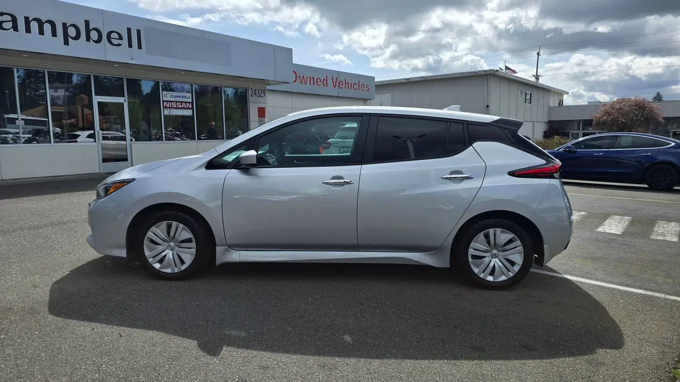 2022 Nissan LEAF 1N4AZ1BV7NC555662