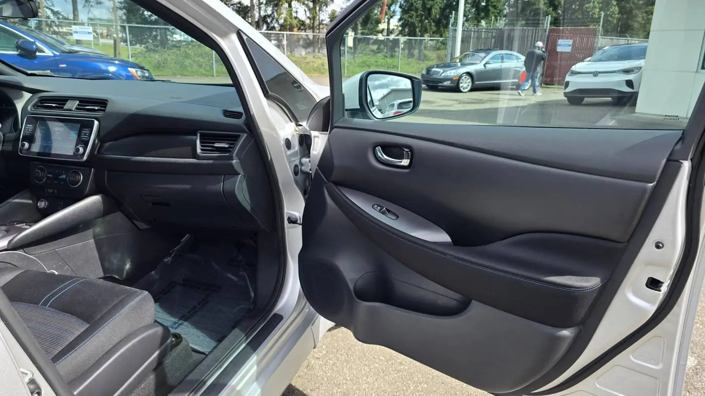 2022 Nissan LEAF 1N4AZ1BV7NC555662