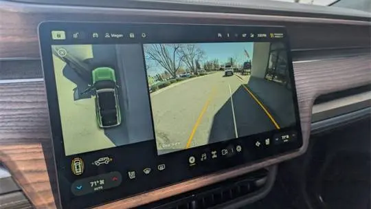 2023 Rivian R1S 7PDSGABA6PN012143