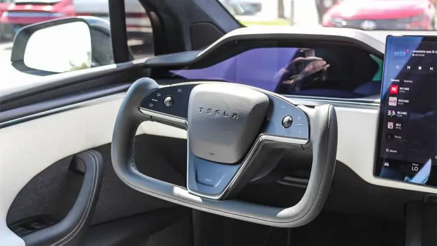 2023 Tesla Model X 7SAXCBE62PF372274