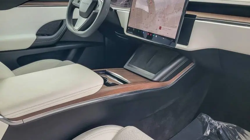 2023 Tesla Model X 7SAXCDE59PF381234