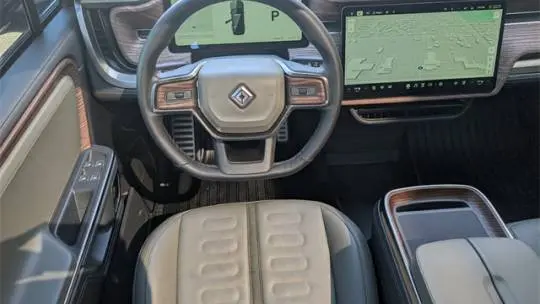 2023 Rivian R1S 7PDSGABA6PN012143