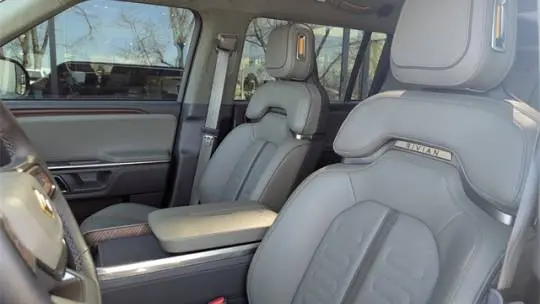 2023 Rivian R1S 7PDSGABA6PN012143