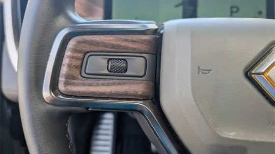 2023 Rivian R1S 7PDSGABA6PN012143