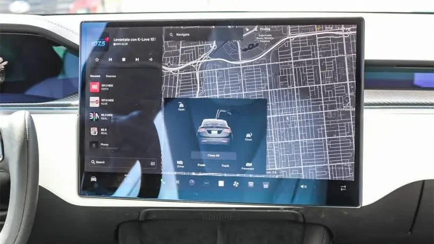 2023 Tesla Model X 7SAXCBE62PF372274