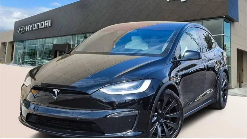 2023 Tesla Model X 7SAXCBE62PF372274