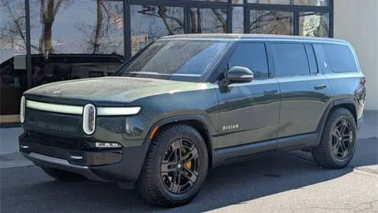 2023 Rivian R1S 7PDSGABA6PN012143