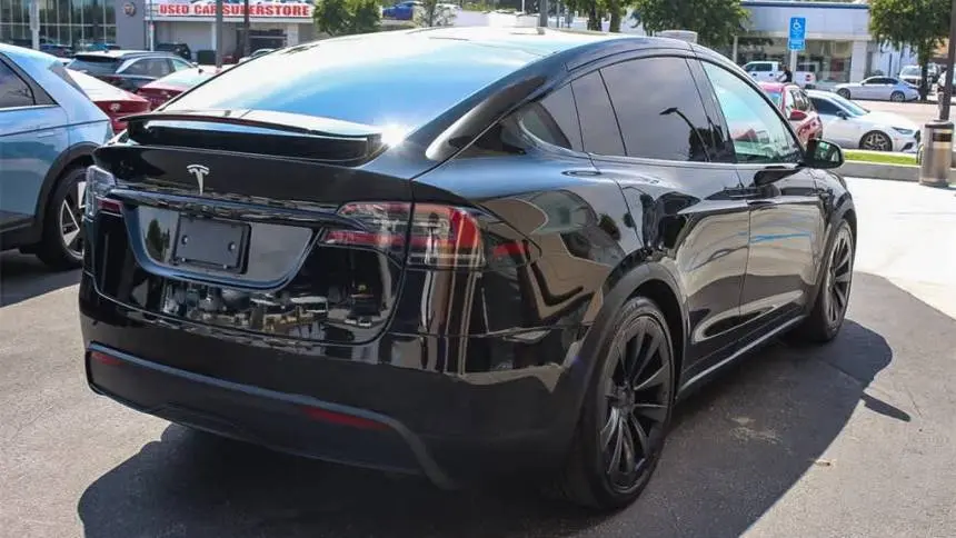 2023 Tesla Model X 7SAXCBE62PF372274