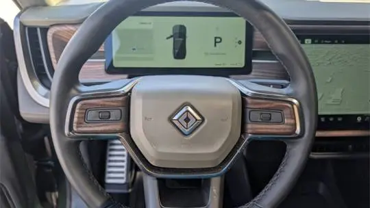 2023 Rivian R1S 7PDSGABA6PN012143